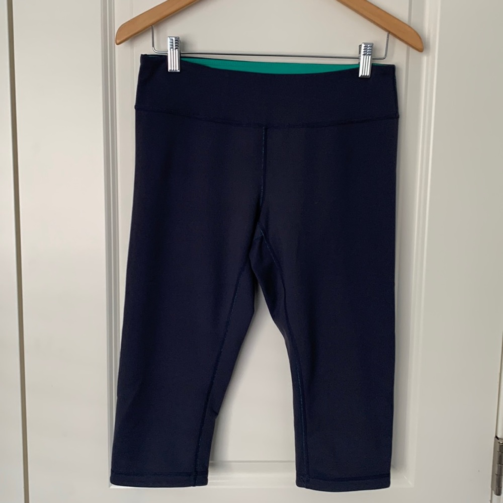 Zella Dual Sided thick capri leggings - M